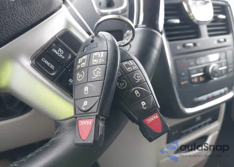 2016 Chrysler Town & Country Limited Platinum z USA, uszkodzony, nr VIN 2C4RC1GG6GR255114